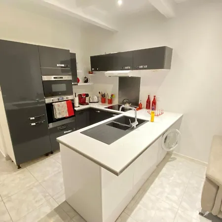 La Veille Apartment *